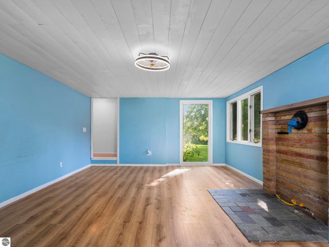 3033 Hartman Road, Traverse City, MI 49685