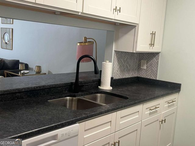 3655 Habersham Road NE B 352, Atlanta, GA 30305