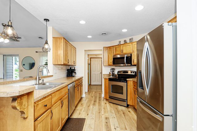 8830 Elderberry Run, Manhattan, KS 66502