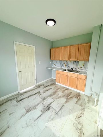 5041 Edwin Street, Hamtramck, MI 48212