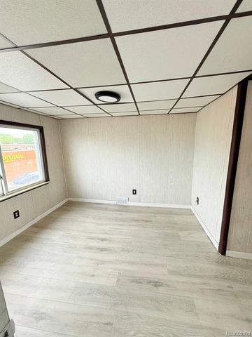 5041 Edwin Street, Hamtramck, MI 48212