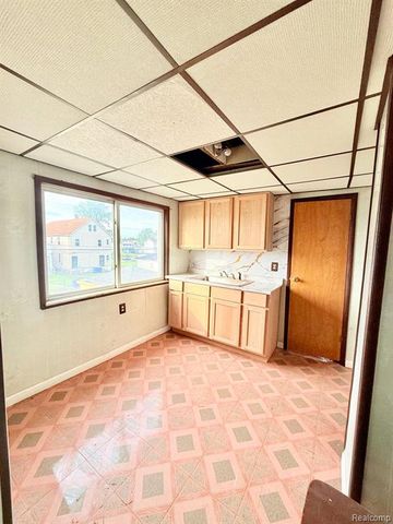 5041 Edwin Street, Hamtramck, MI 48212