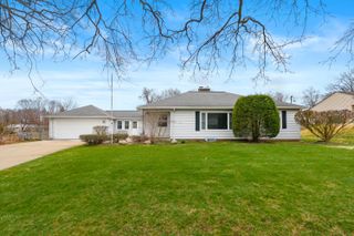 1605 Meadowbrook Lane, Portage, MI 49024