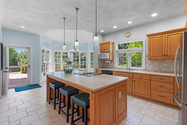 421 E SHEFFIELD LANE, Appleton, WI 54913