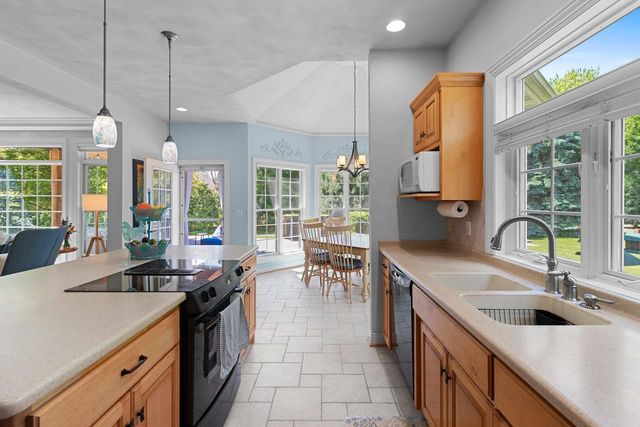 421 E SHEFFIELD LANE, Appleton, WI 54913