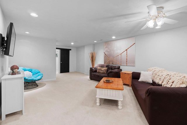 421 E SHEFFIELD LANE, Appleton, WI 54913