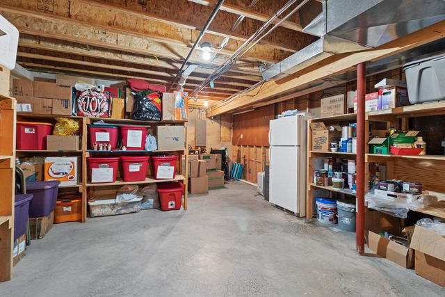 421 E SHEFFIELD LANE, Appleton, WI 54913
