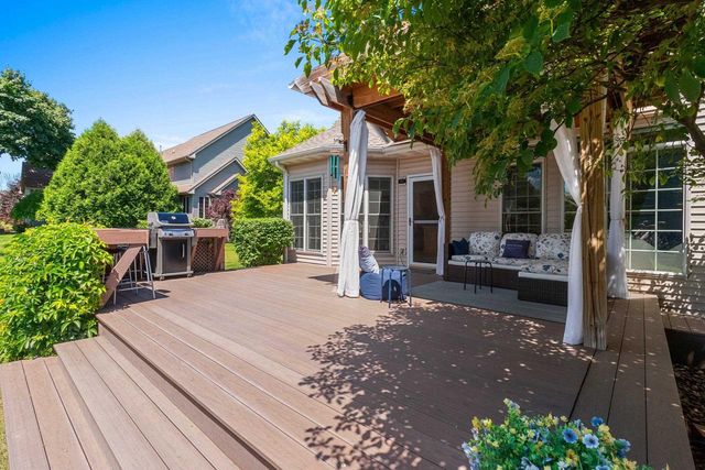 421 E SHEFFIELD LANE, Appleton, WI 54913