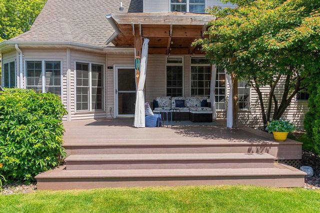 421 E SHEFFIELD LANE, Appleton, WI 54913