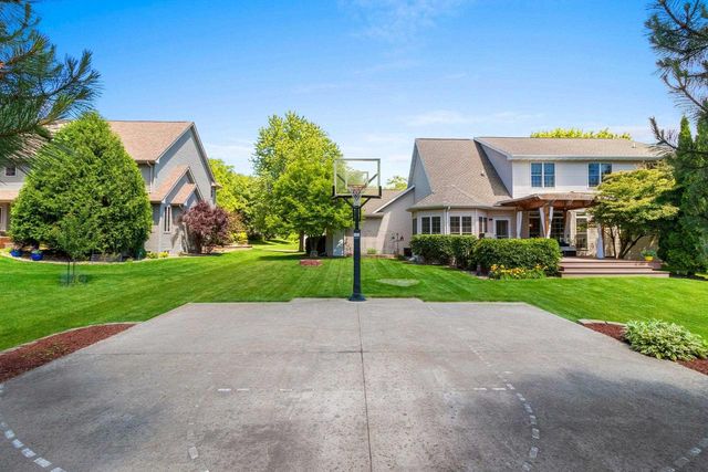 421 E SHEFFIELD LANE, Appleton, WI 54913