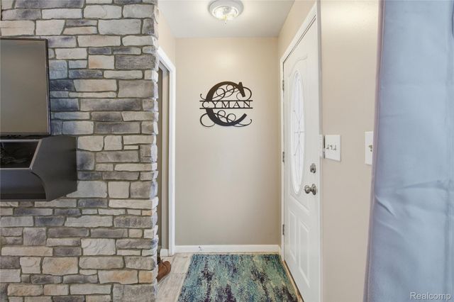 6522 Riverdale Road, Hamburg Township, MI 48189