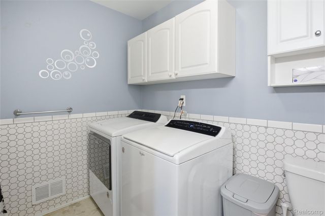 6522 Riverdale Road, Hamburg Township, MI 48189