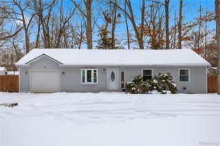 6522 Riverdale Road, Hamburg Township, MI 48189
