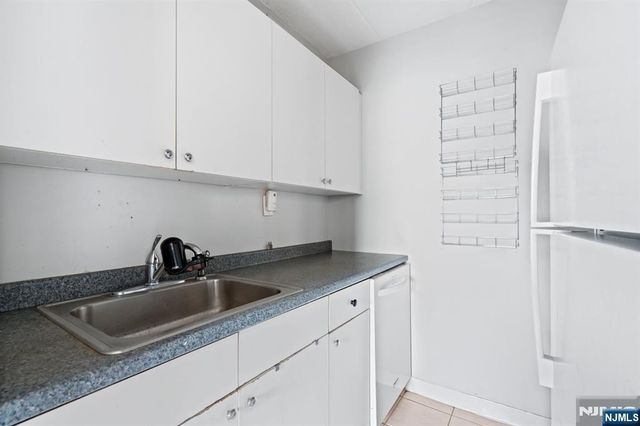 300 Lookout Avenue C4, Hackensack, NJ 07601