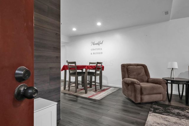 71 Villa Side Lane, Columbus, OH 43213