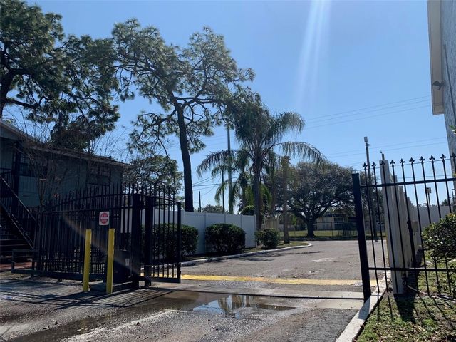 203 POINSETTIA PINE COURT 102, Tampa, FL 33612