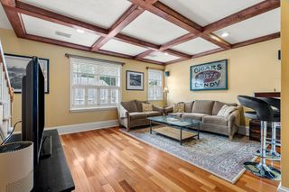 5 Hobart Ln 5, Rockland, MA 02370
