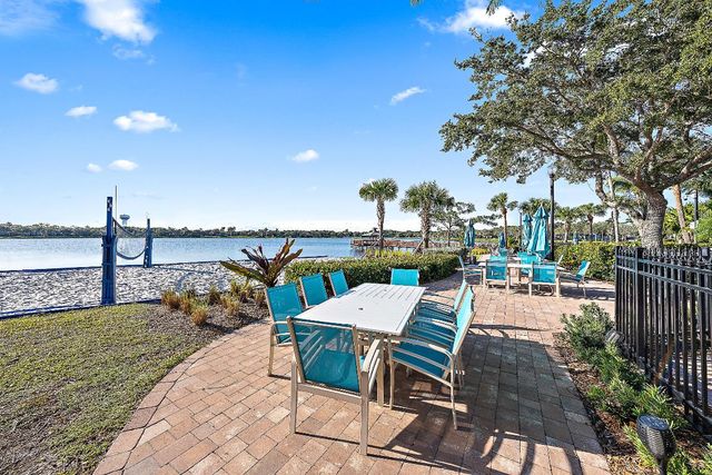 2109 Spring Court, Palm Beach Gardens, FL 33410