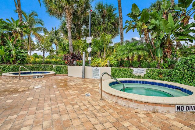 2109 Spring Court, Palm Beach Gardens, FL 33410
