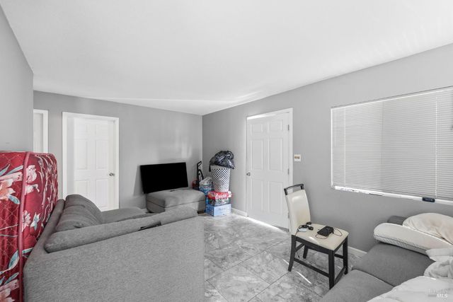 2735 Petaluma Hill Rd, Santa Rosa, CA 95404