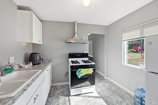 2735 Petaluma Hill Rd, Santa Rosa, CA 95404