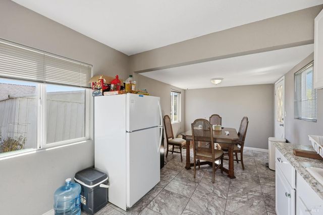 2735 Petaluma Hill Rd, Santa Rosa, CA 95404