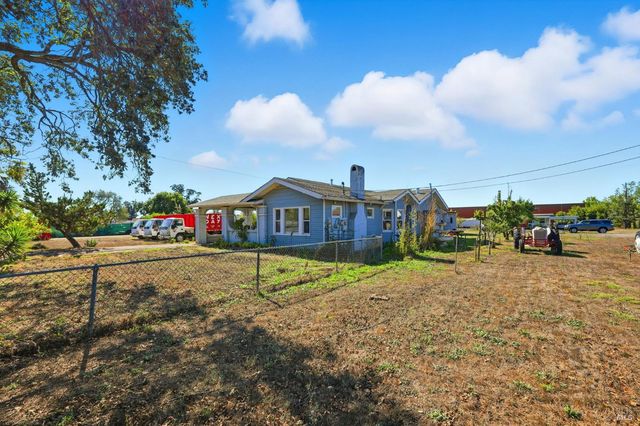 2735 Petaluma Hill Rd, Santa Rosa, CA 95404