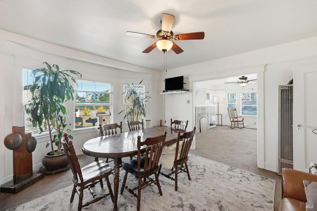 2735 Petaluma Hill Rd, Santa Rosa, CA 95404