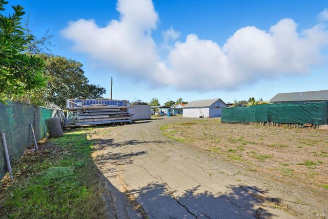 2735 Petaluma Hill Rd, Santa Rosa, CA 95404