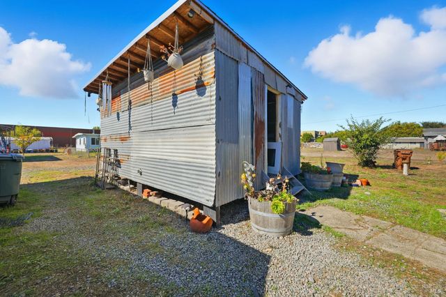 2735 Petaluma Hill Rd, Santa Rosa, CA 95404