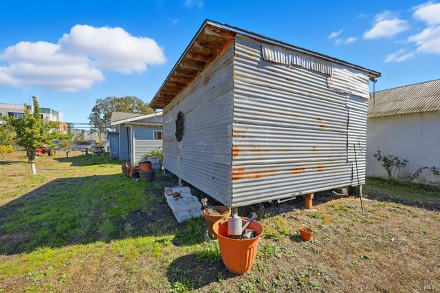 2735 Petaluma Hill Rd, Santa Rosa, CA 95404