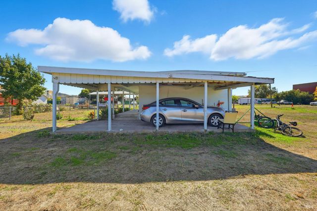 2735 Petaluma Hill Rd, Santa Rosa, CA 95404