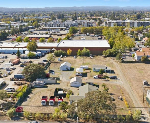 2735 Petaluma Hill Rd, Santa Rosa, CA 95404