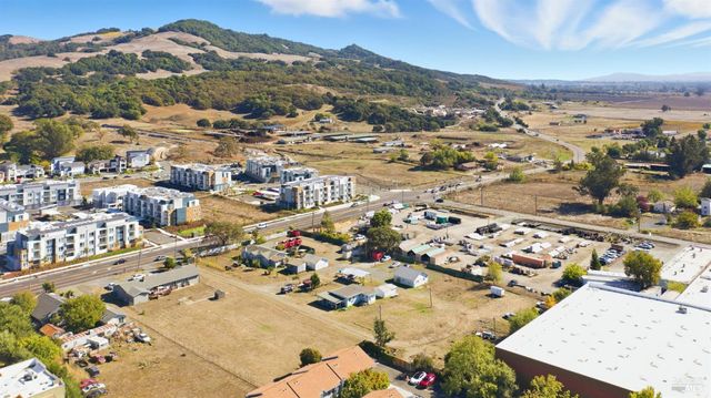 2735 Petaluma Hill Rd, Santa Rosa, CA 95404