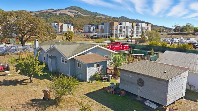 2735 Petaluma Hill Rd, Santa Rosa, CA 95404