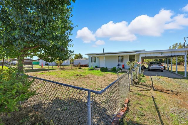 2735 Petaluma Hill Rd, Santa Rosa, CA 95404