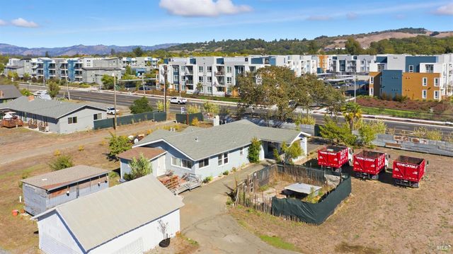 2735 Petaluma Hill Rd, Santa Rosa, CA 95404