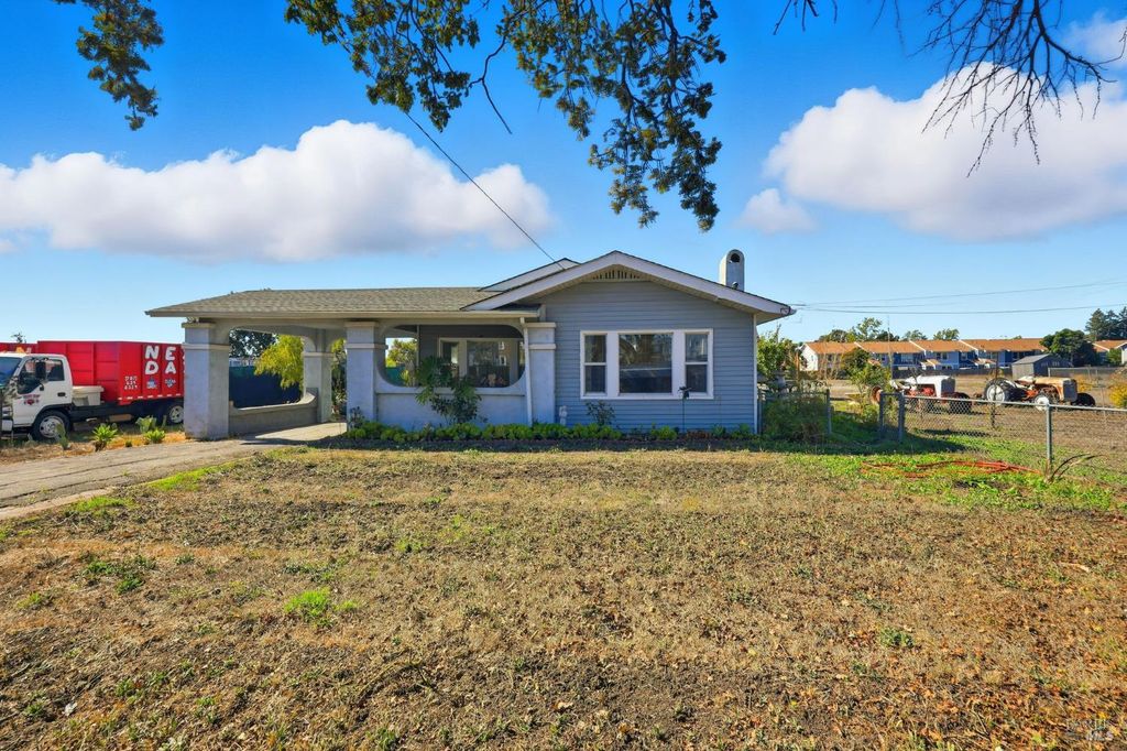 2735 Petaluma Hill Rd, Santa Rosa, CA 95404