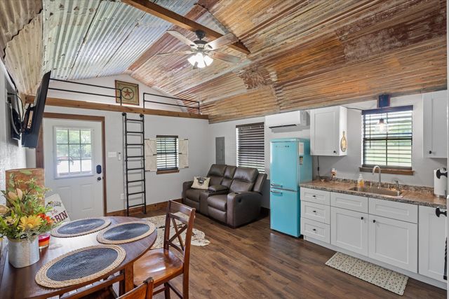 362 Vz County Road 3404, Wills Point, TX 75169