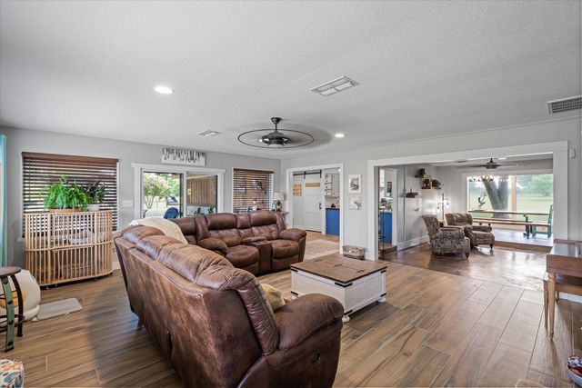 362 Vz County Road 3404, Wills Point, TX 75169