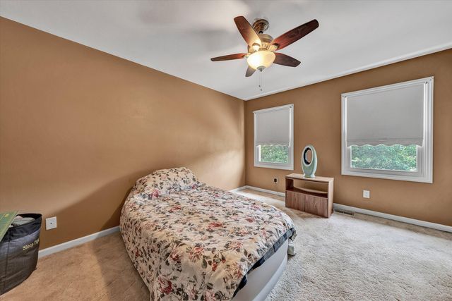 1182 Knollwood DR, Troutville, VA 24175