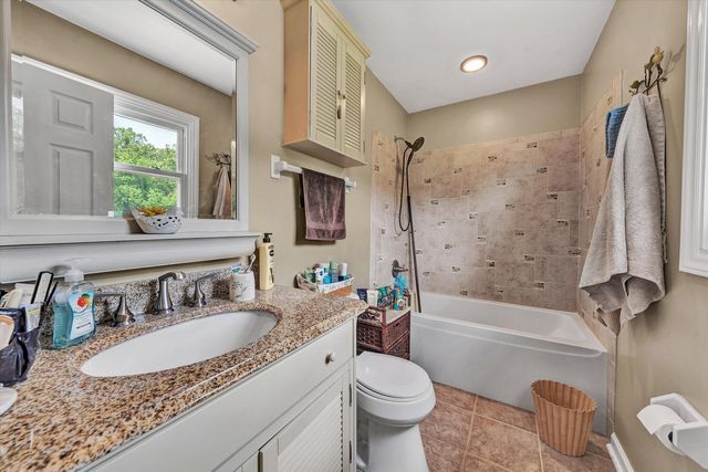 1182 Knollwood DR, Troutville, VA 24175