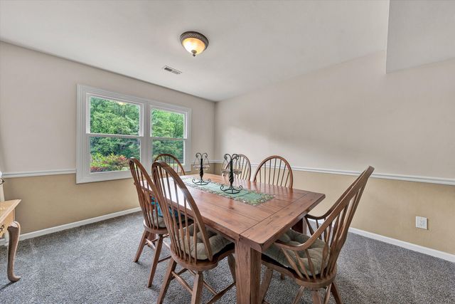 1182 Knollwood DR, Troutville, VA 24175