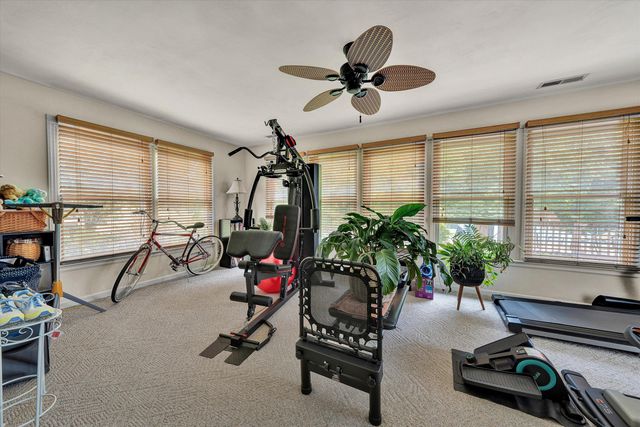1182 Knollwood DR, Troutville, VA 24175