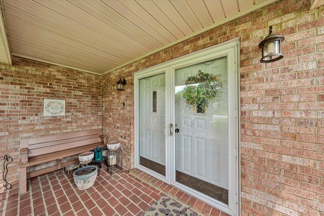 1182 Knollwood DR, Troutville, VA 24175