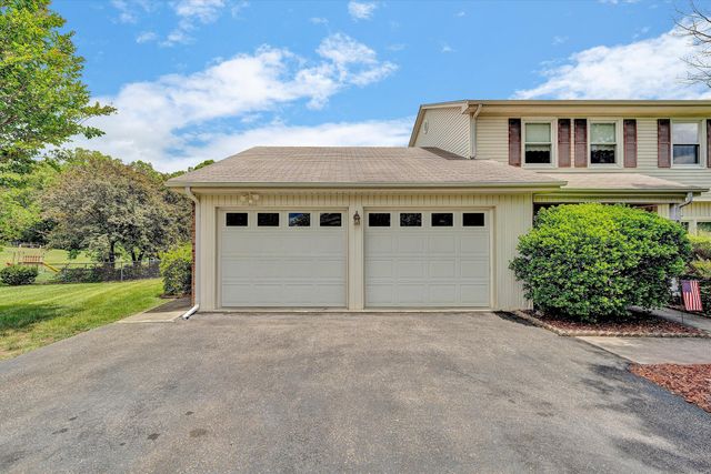 1182 Knollwood DR, Troutville, VA 24175
