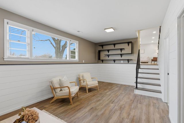 1100 N Dunsworth Ave, Wichita, KS 67212