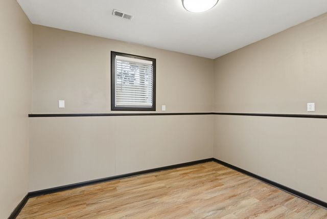 1100 N Dunsworth Ave, Wichita, KS 67212