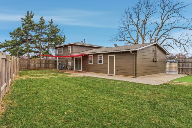 1100 N Dunsworth Ave, Wichita, KS 67212