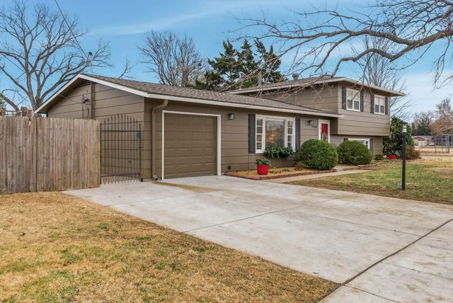 1100 N Dunsworth Ave, Wichita, KS 67212